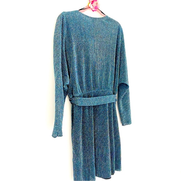 NWT💕Pretty Shimmer Dress SZ L - Picture 8 of 14